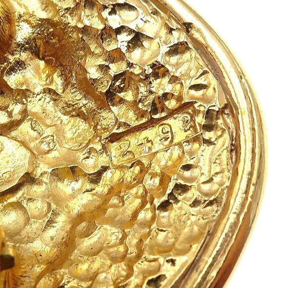 Chanel Earrings Clip-On Gold - Picture 5 of 5